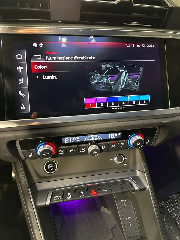 Audi Q3 — installazione Ambient Light a 64 colori, foto 10 di 12