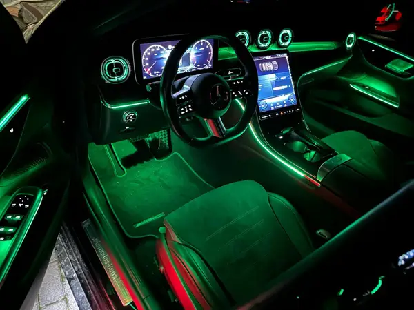 Mercedes-Benz Classe C W206 · GLC X254 — installazione Ambient Light a 64 colori, foto 1 di 12