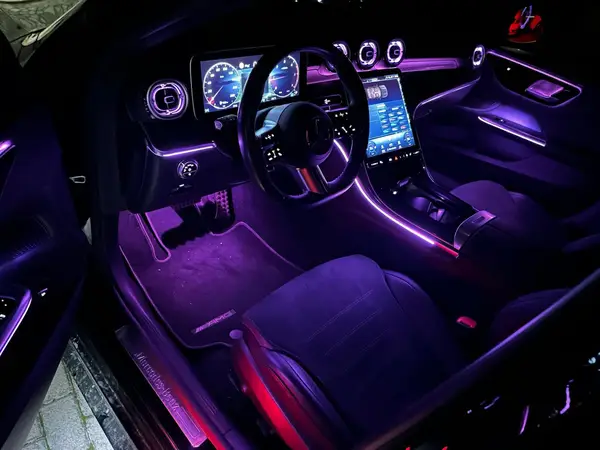 Mercedes-Benz Classe C W206 · GLC X254 — installazione Ambient Light a 64 colori, foto 3 di 12