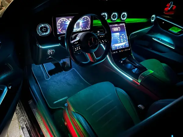 Mercedes-Benz Classe C W206 · GLC X254 — installazione Ambient Light a 64 colori, foto 4 di 12