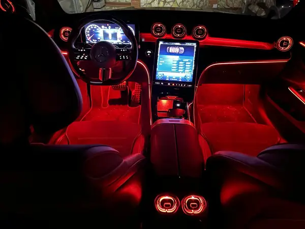 Mercedes-Benz Classe C W206 · GLC X254 — installazione Ambient Light a 64 colori, foto 7 di 12