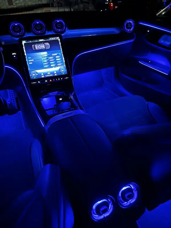 Mercedes-Benz Classe C W206 · GLC X254 — installazione Ambient Light a 64 colori, foto 10 di 12
