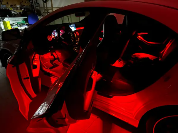 Mercedes-Benz W176 · W246 · X156 · C117 — installazione Ambient Light a 64 colori, foto 8 di 8