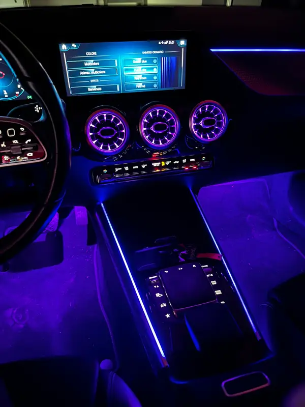 Mercedes-Benz W247 · Classe B · GLA — installazione Ambient Light a 64 colori, foto 3 di 7