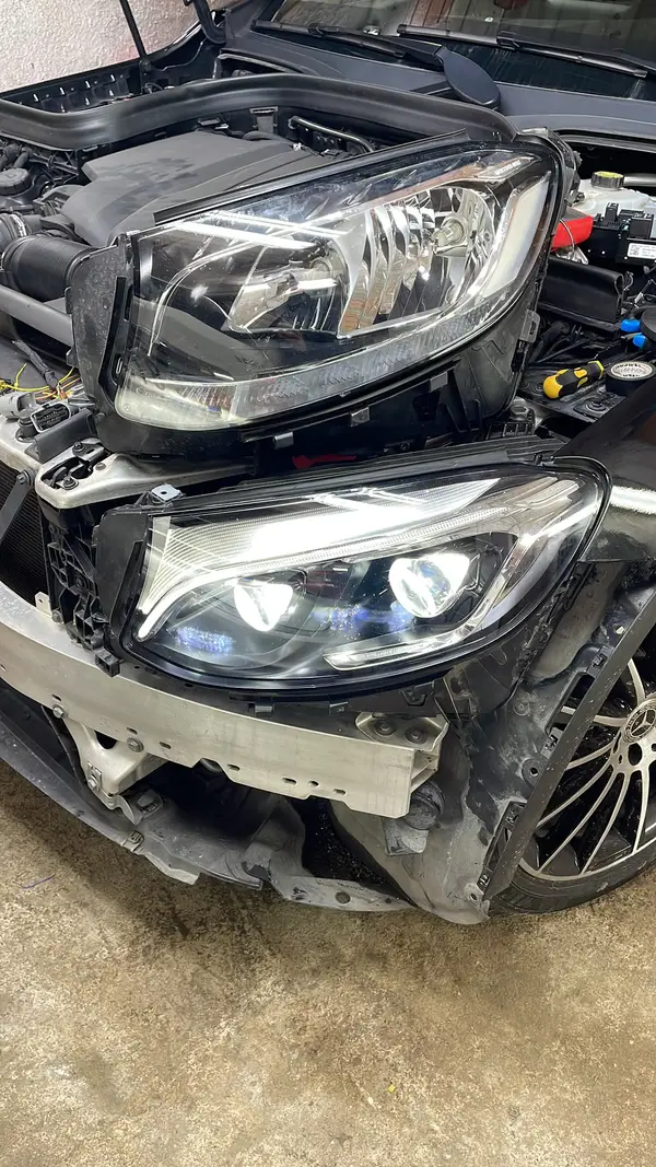 Mercedes-Benz GLC C253 (2017) — conversione fari da alogeno a Full LED, foto 2 di 2