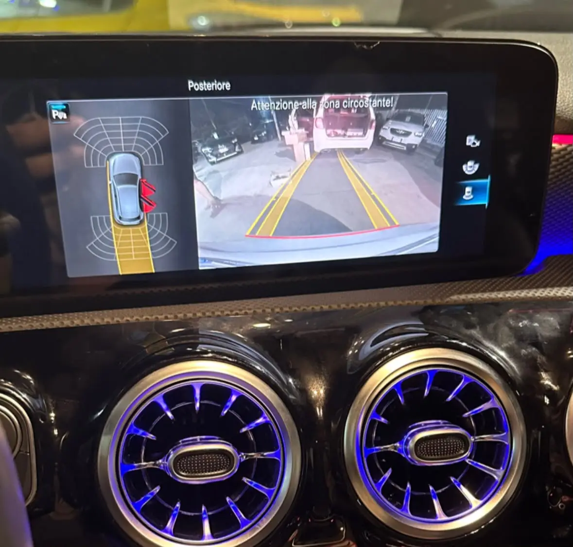 Mercedes-Benz W177 · W247 · C118 · H247 — installazione retrocamera originale, foto 1 di 2