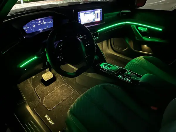 Peugeot 3008 — installazione Ambient Light a 64 colori, foto 7 di 9